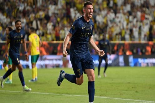الملكي والعالمي في صراع محتدم.. هل ينجح الريال في خطف لابورت من النصر؟